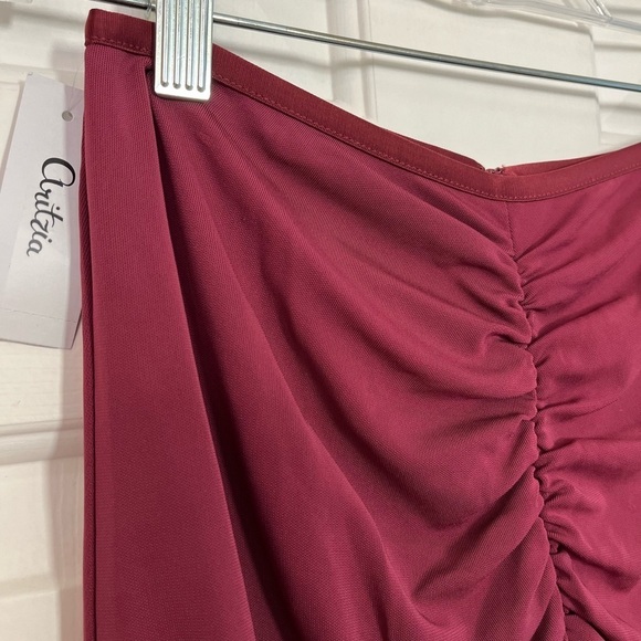 NWT Aritzia Talula Ruched Cordovan Mini Skirt Small - Picture 6 of 16